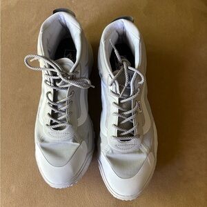 Vans MTE Crosspath Men's White and Light Gray Athletic Sneakers